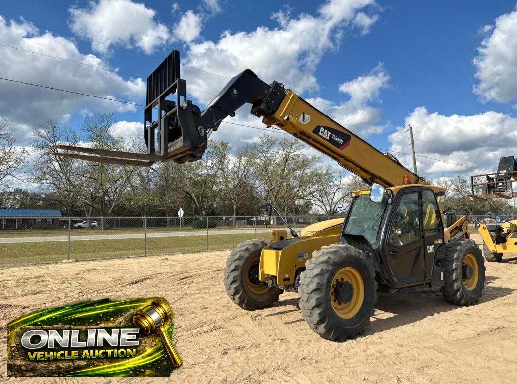 2018 Caterpillar TL943D Telehandler